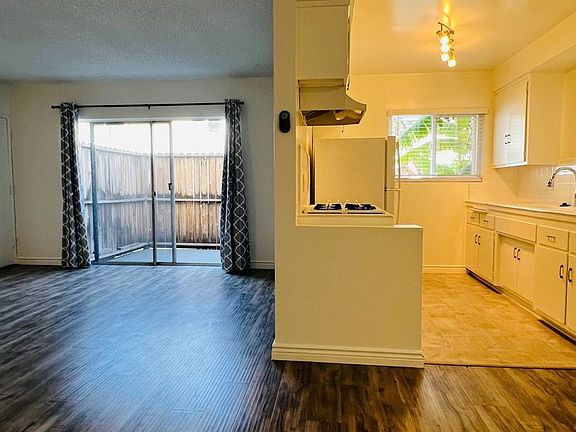 3rd image of 11618 Gorham Ave APT 3