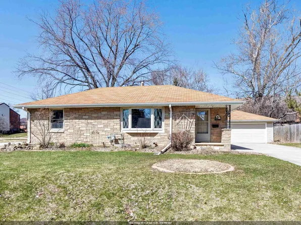114 W Wilson Ave, Appleton, WI 54915