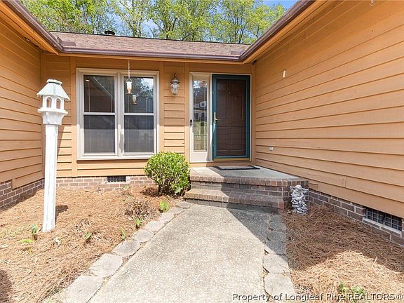 3rd image of 3524 Kelburn Dr