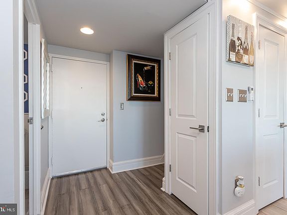 2nd image of 200 Lombard St #709
