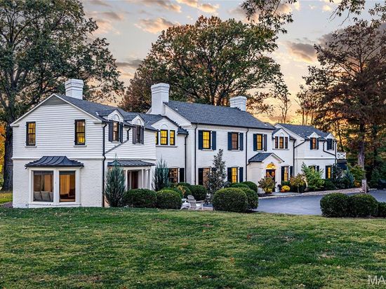 10426 White Bridge Ln, Saint Louis, MO 63141