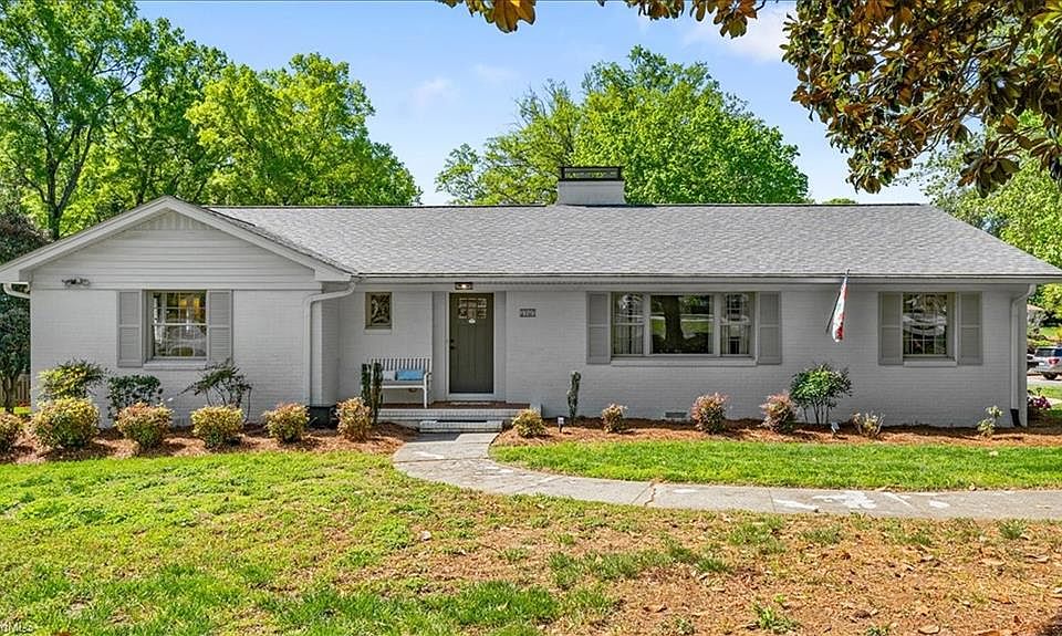 1st image of 3707 W Friendly Ave