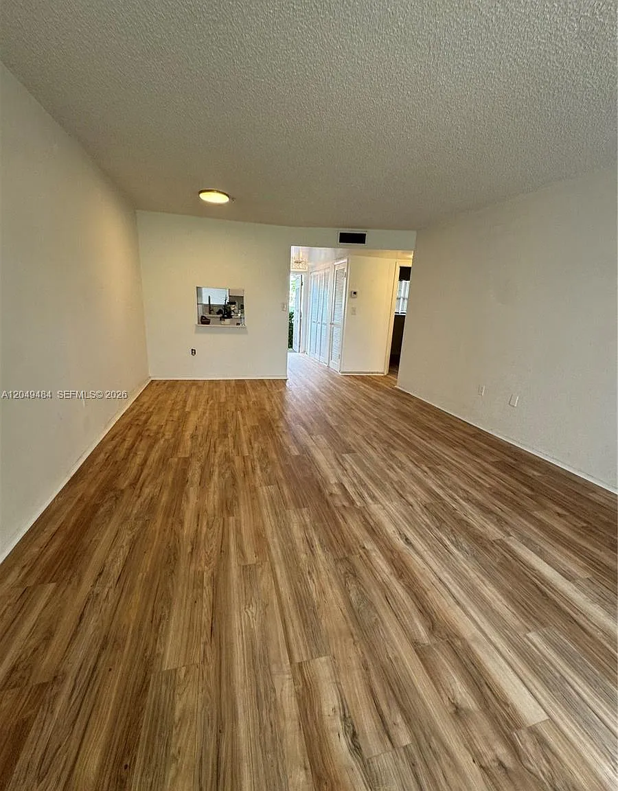 Sunrise Lakes 49 Condo — Photo 1