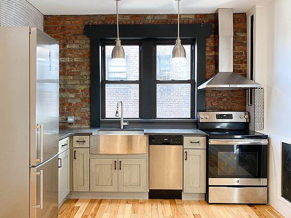 3rd image of 538 E 21st St APT E5