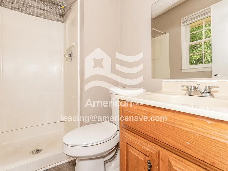 1694853_008_main_bathroom_9.jpg