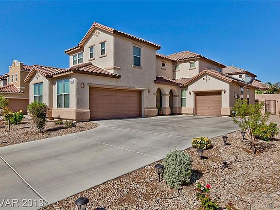 2nd image of 5849 Tamarack Lodge Ln