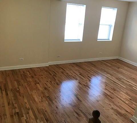 3rd image of 3817 W Ainslie St APT G