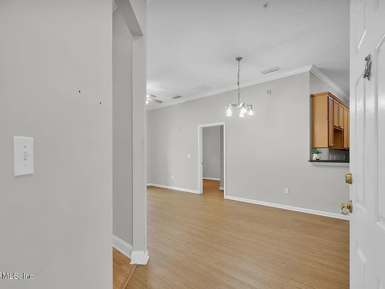 7047 Deer Lodge Cir #102 — Photo 10