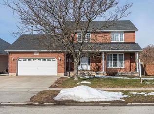 27 Hampton Ct, Brant, ON N0E1N0