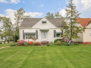 1227 Commonwealth Ave, Mayfield Heights, OH 44124