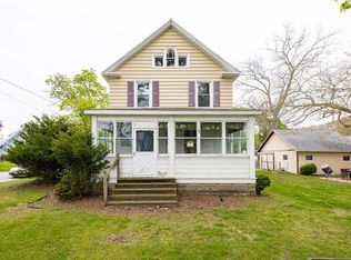 196 Dewberry Dr, Rochester, NY 14622