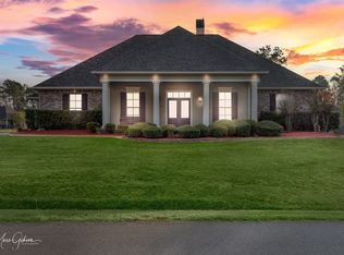 1701 Turning Leaf Trl, Haughton, LA 71037