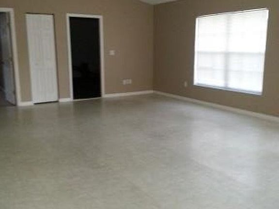 3rd image of 5862 N Claremont Dr