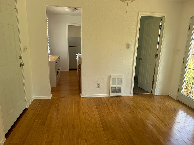 1217 S Durango St — Photo 14
