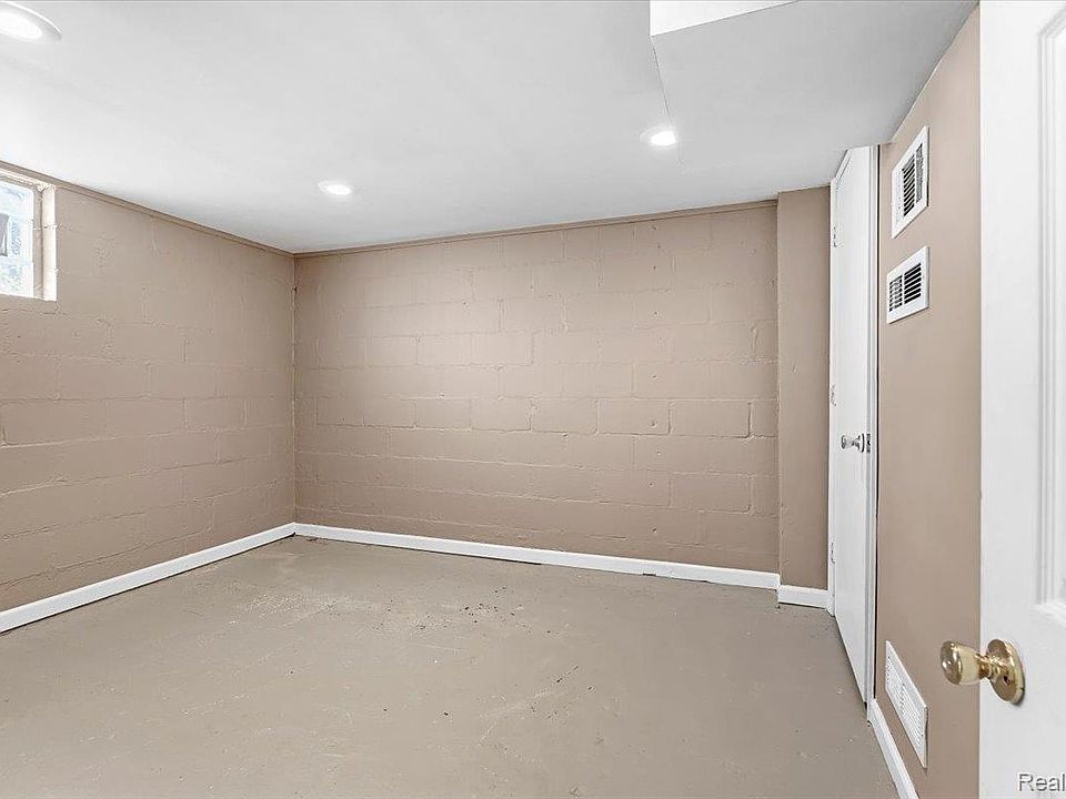 19th image of 20594 Gibraltar Rd