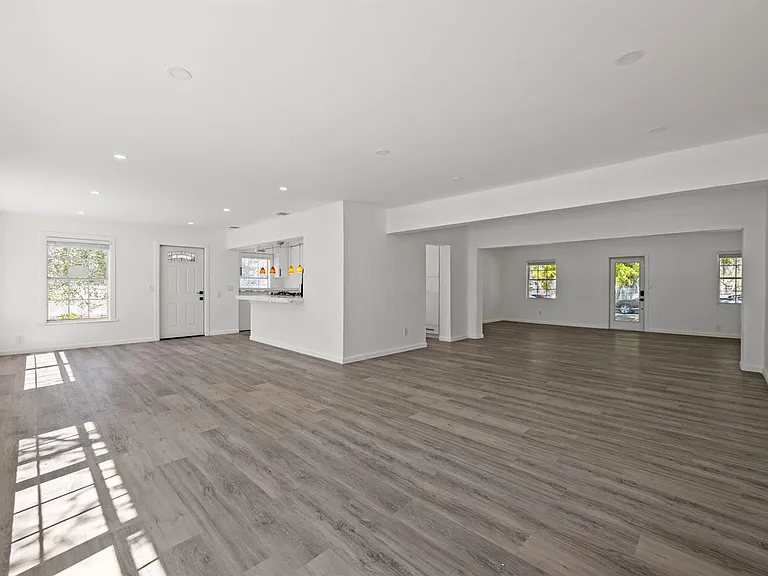1516 Jefferson St — Photo 3