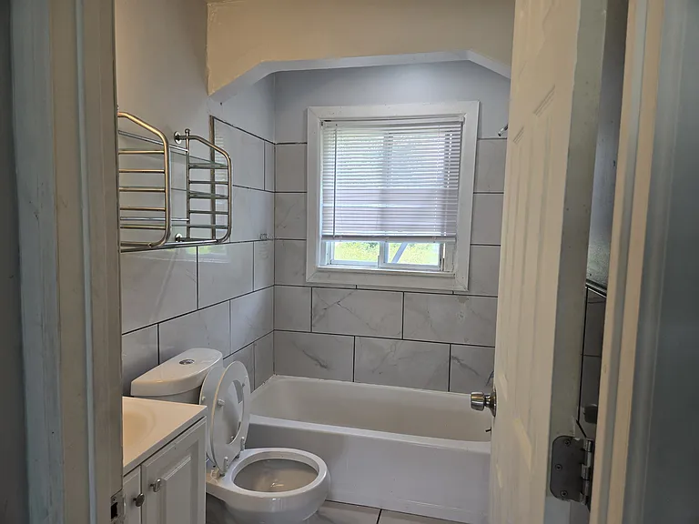 6201 Rosemont Ave — Photo 6