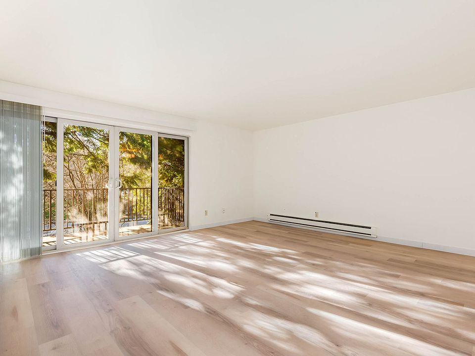 1st image of 11004 NE 68th St APT 925