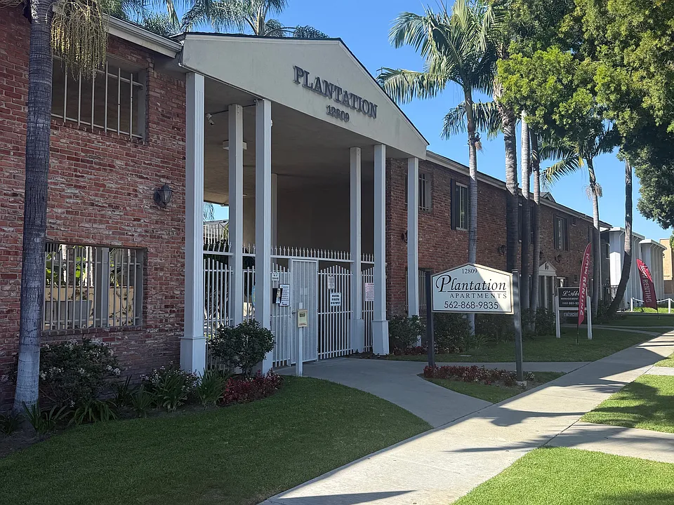Plantation Apartments