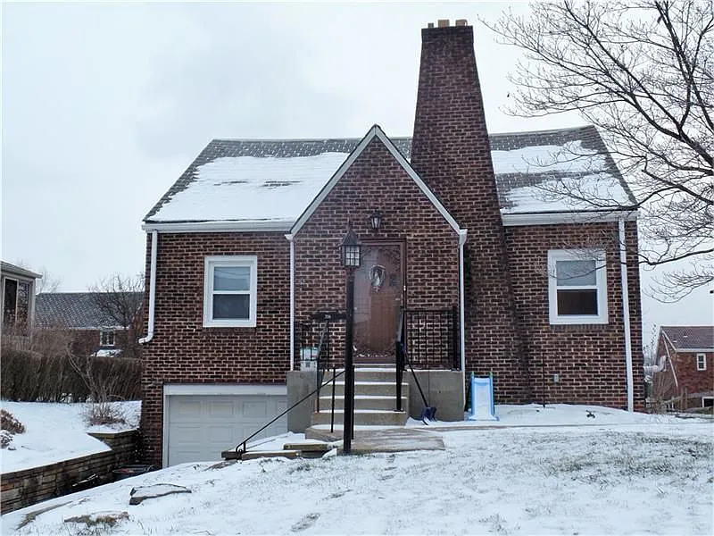 706 Baldwin Dr photo 1