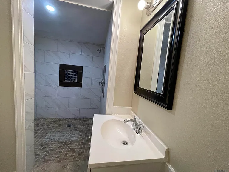 331 E Bolivar Dr — Photo 17