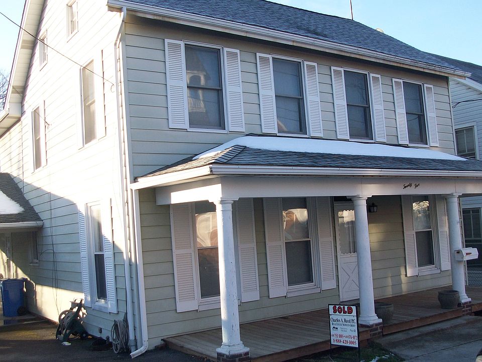2nd image of 25 Middle St