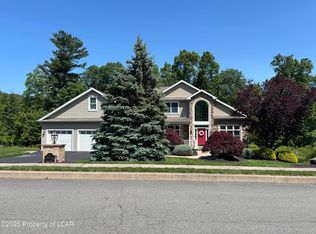 61 Rhedwood Ave, Sugarloaf, PA 18249