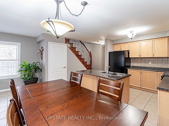 4th image of 32 Sestina Ct