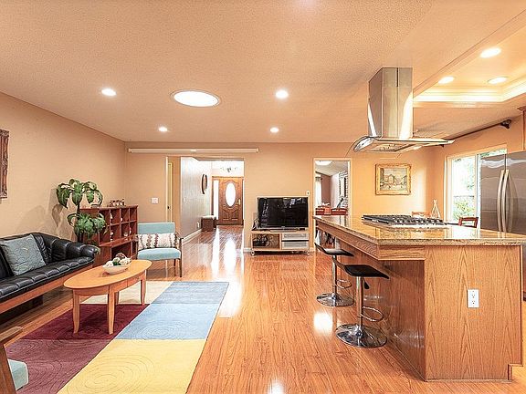 2nd image of 67 Delegado Ct