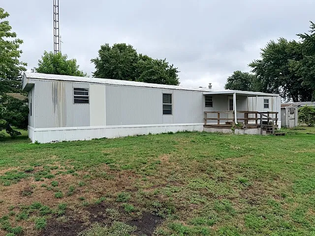 2 bed, $750 — Photo 2