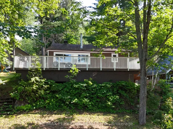 80 Macgregor Bay Trl, Petawawa, ON K8A 8K9
