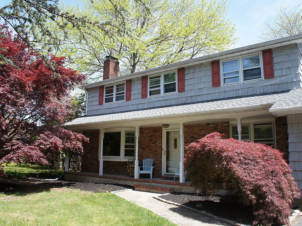 1st image of 65 Paquatuck Ave