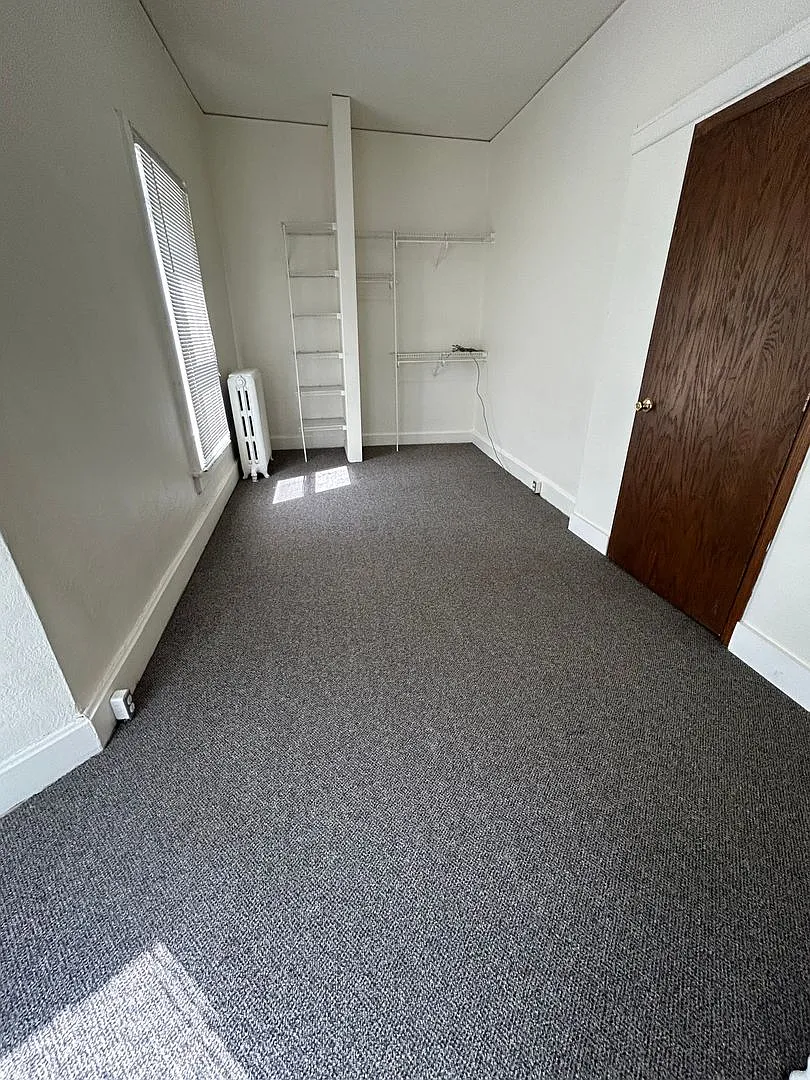3 Bedroom 1 Bathroom Near Campus — Photo 1