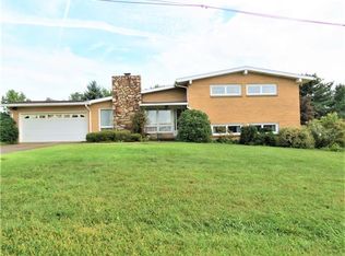 7 Clover Ln, Uniontown, PA