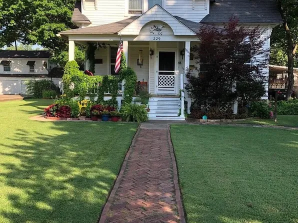 229 S Smith St, Vinita, OK 74301