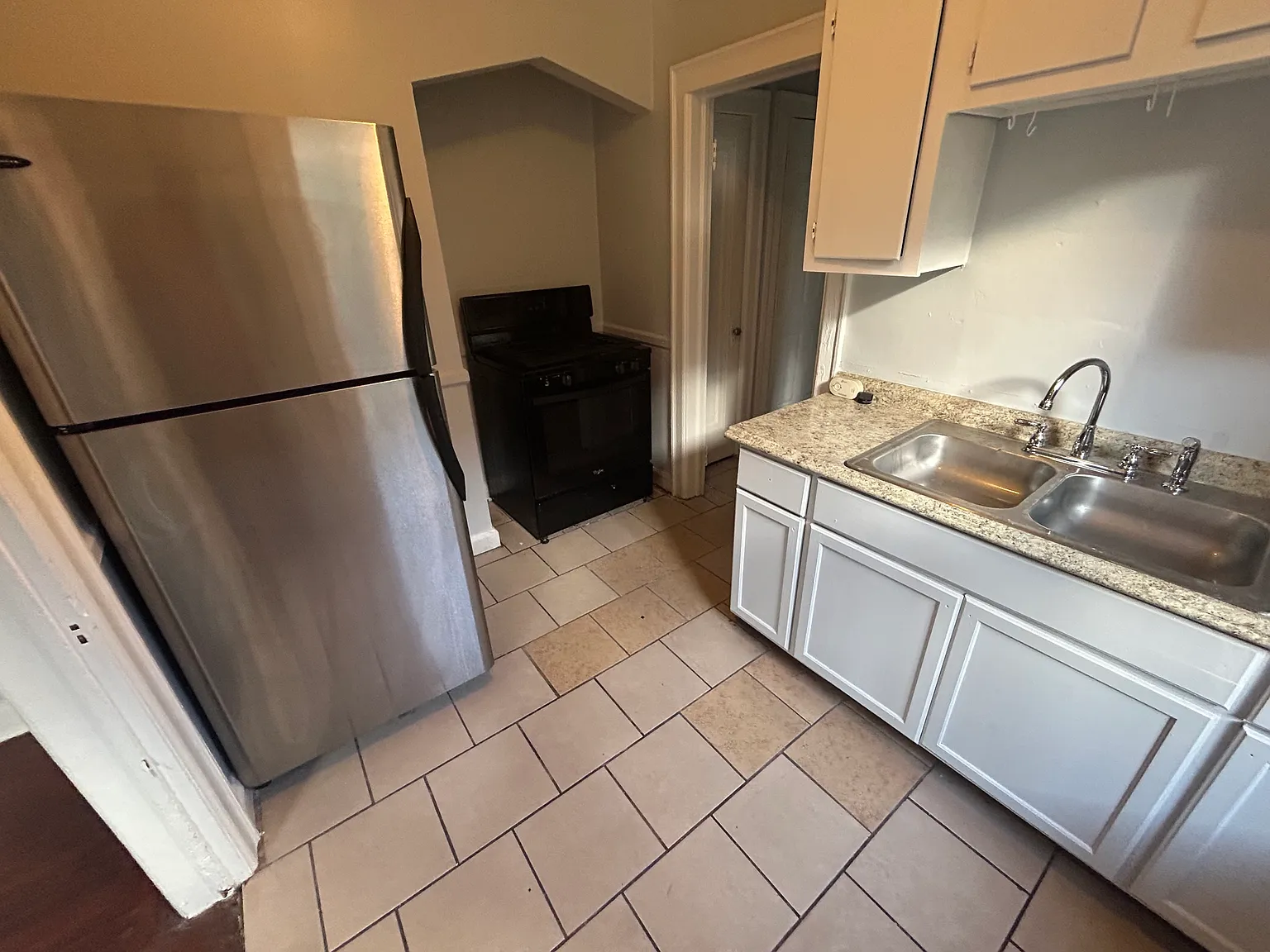 1 bed, 700 sqft, $800 — Photo 2