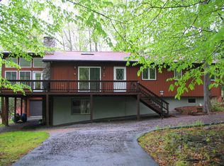 103 S Sugarberry Ln, Greentown, PA 18426