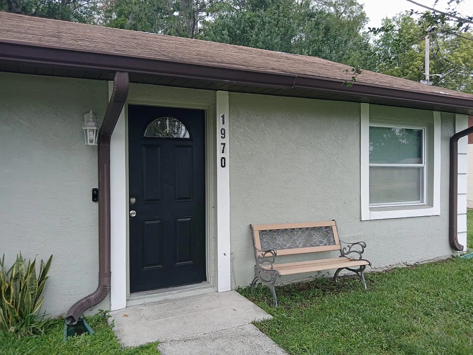 2 bed, 900 sqft, $1,800 — Photo 2