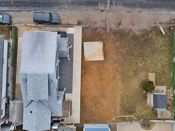 3rd image of 11 Seafoam St
