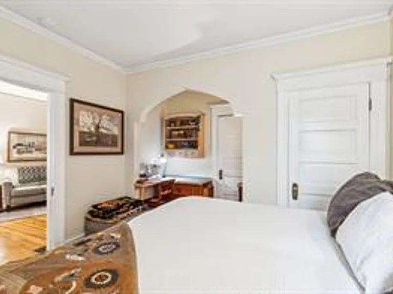 410 Roosevelt St — Photo 12