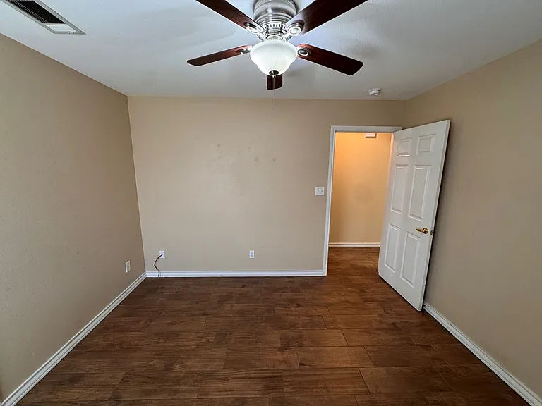 4503 Crockett Ave #B — Photo 13