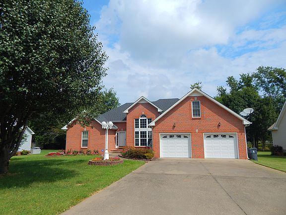 4th image of 815 Isaac Dr