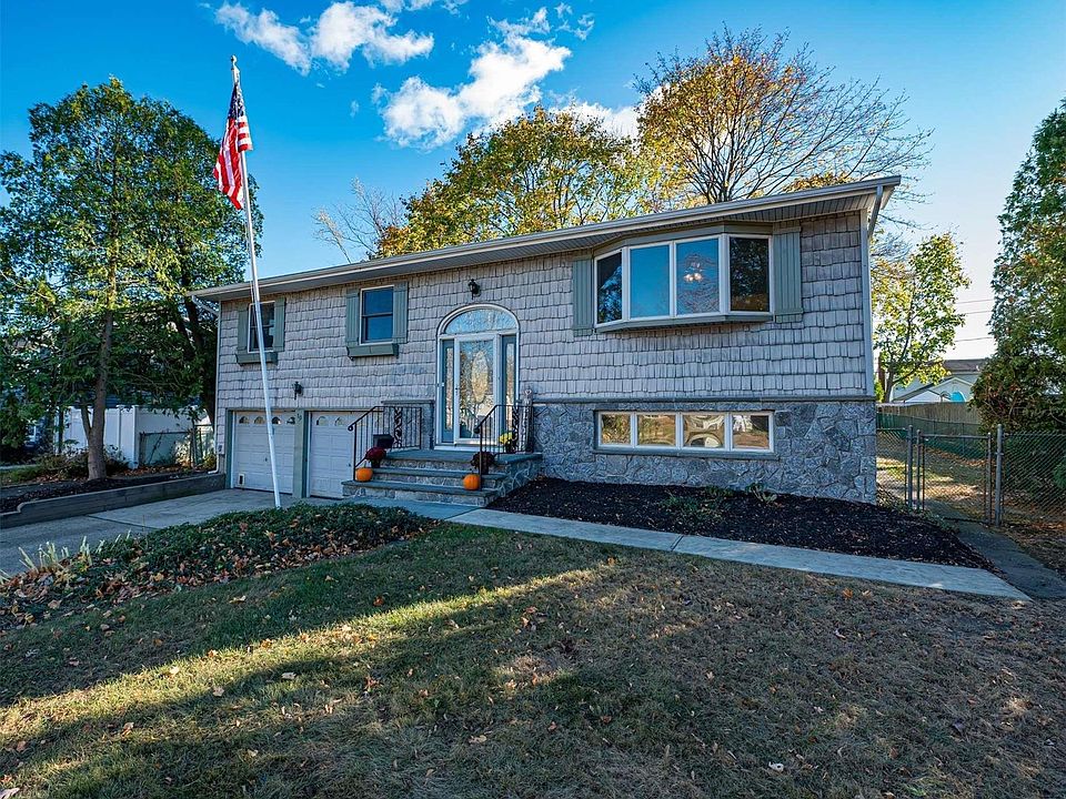 1st image of 10 Ashland Drive
