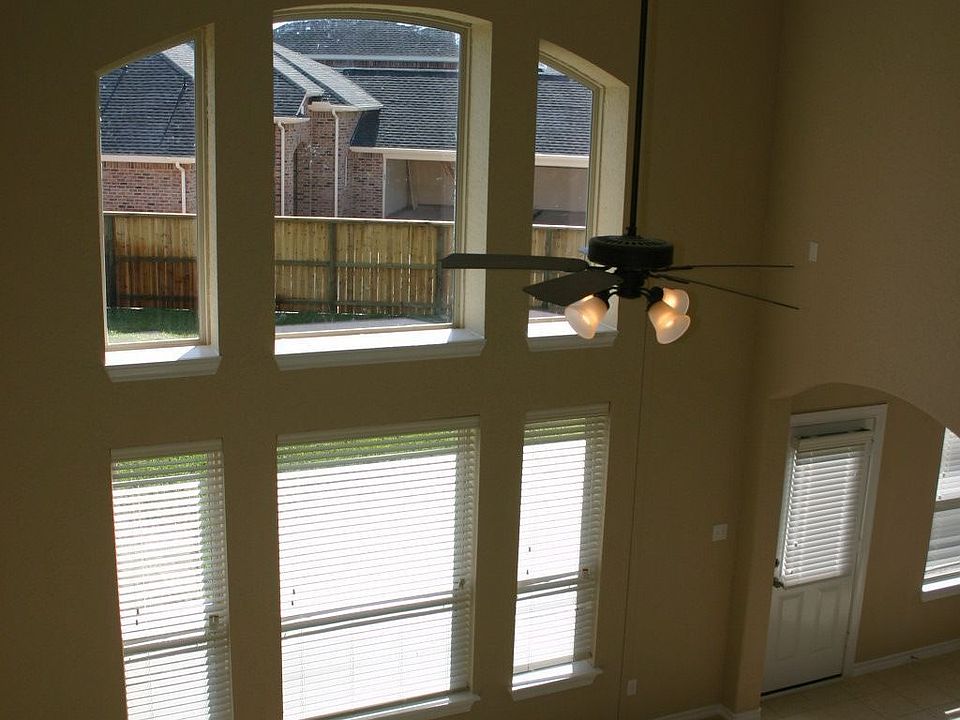 Family Room w/ high ceiling