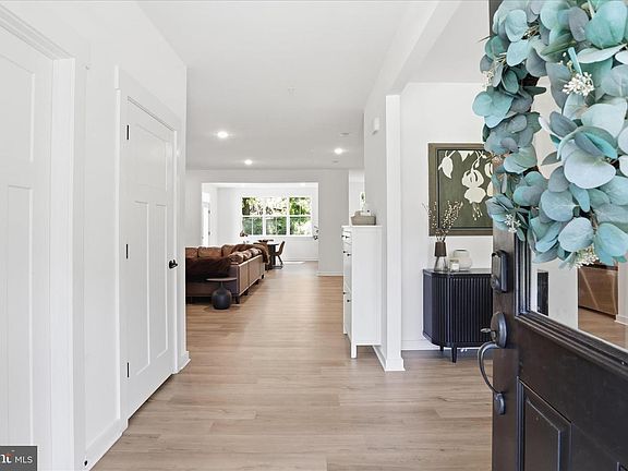 3rd image of 15717 Tierra Dr