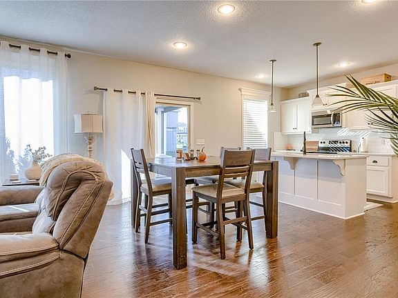5th image of 1805 NE Griffin Dr