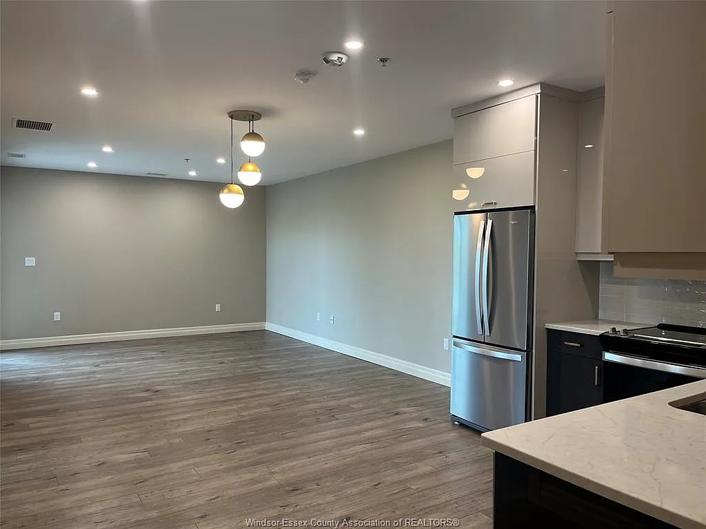 2 bed, 1.0 bath, 1142 sqft, $2,350 — Photo 4