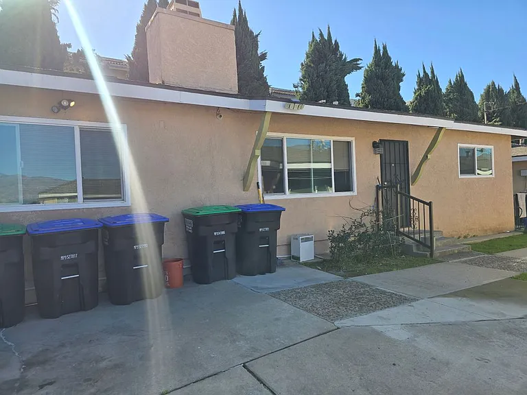 500 Everett Ave #D — Photo 3
