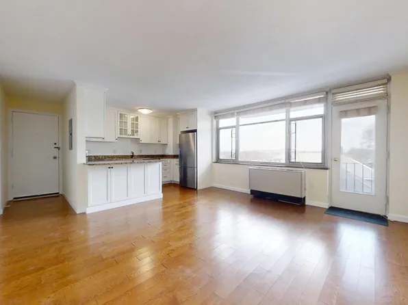 125 Trapelo Rd APT 23, Belmont, MA 02478