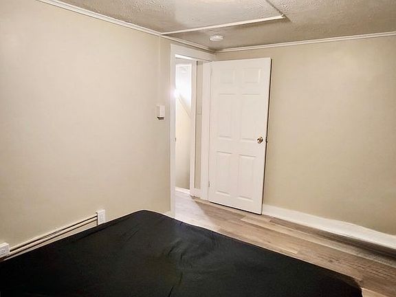 3rd image of 19-21 Bartlett Ave